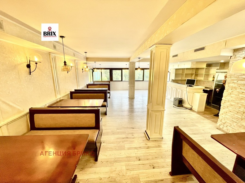 Продава ЗАВЕДЕНИЕ в град Русе, Ялта - 120 кв.м / 118 500 € » 231 765.86 лв., АГЕНЦИЯ БРИКС