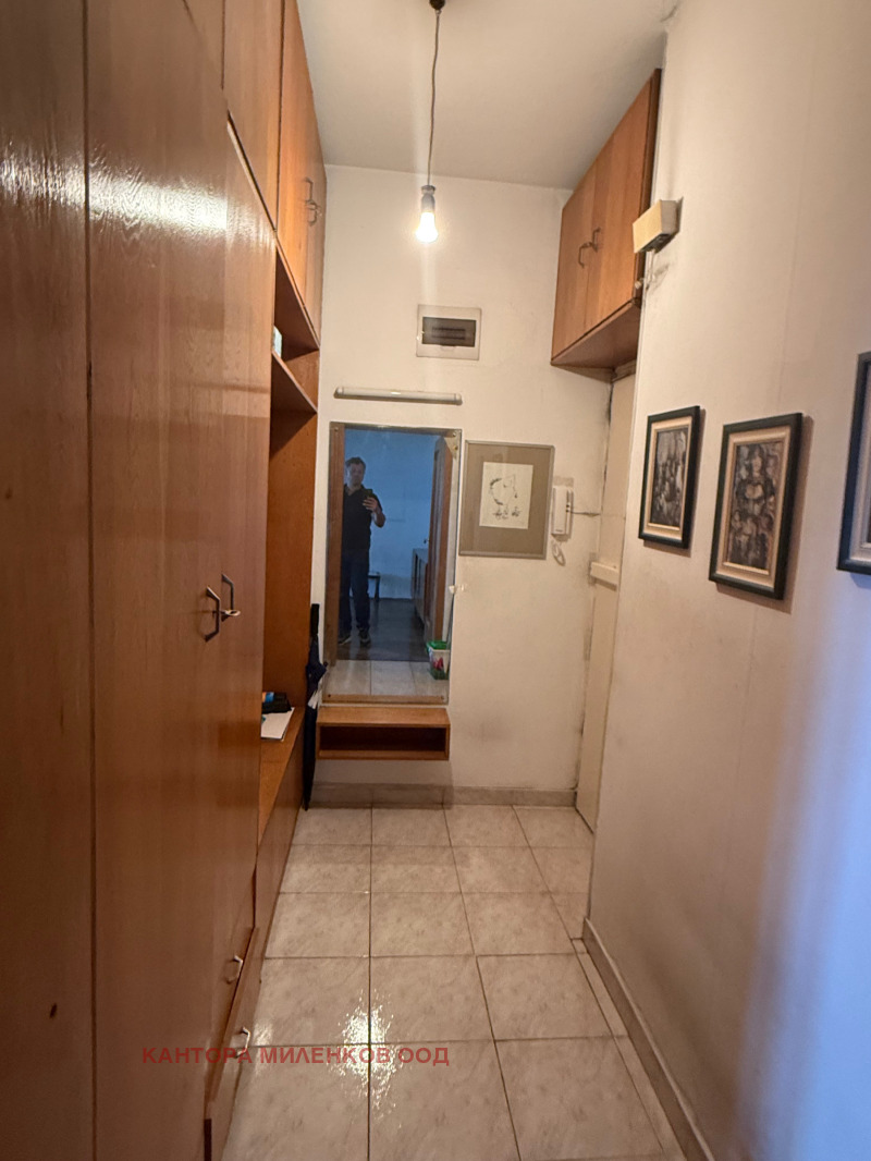 Продава  2-стаен град София , Център , 82 кв.м | 22024375 - изображение [2]