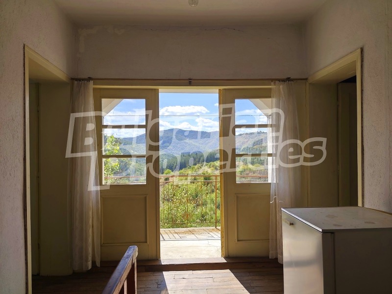 Продава КЪЩА, с. Голям извор, област Ловеч, снимка 2 - Къщи - 52605834