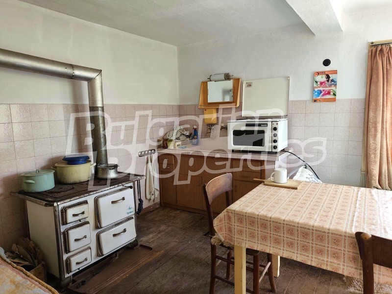 Продава КЪЩА, с. Голям извор, област Ловеч, снимка 12 - Къщи - 52605834