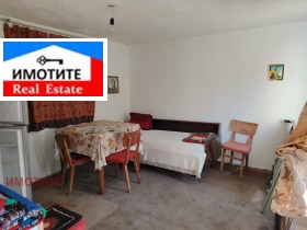 House Peshterna, region Lovech 6