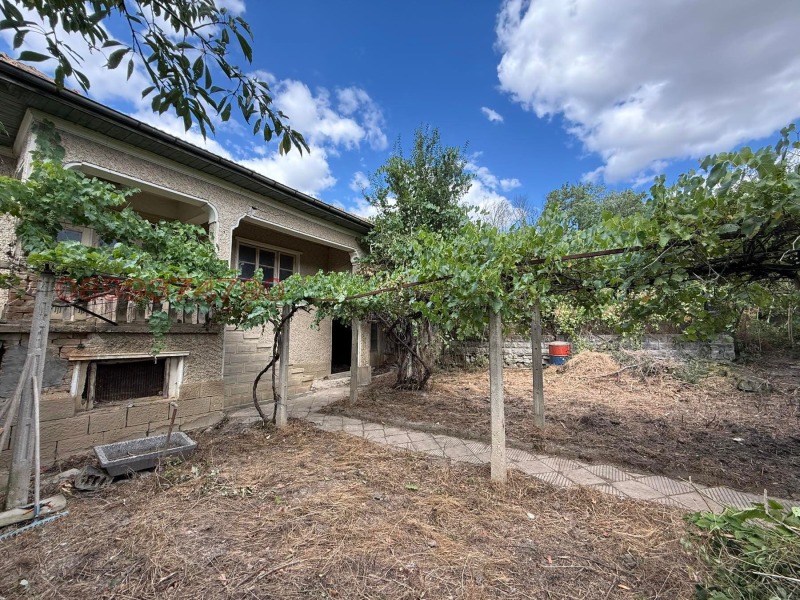 Продава КЪЩА, с. Драгоево, област Шумен