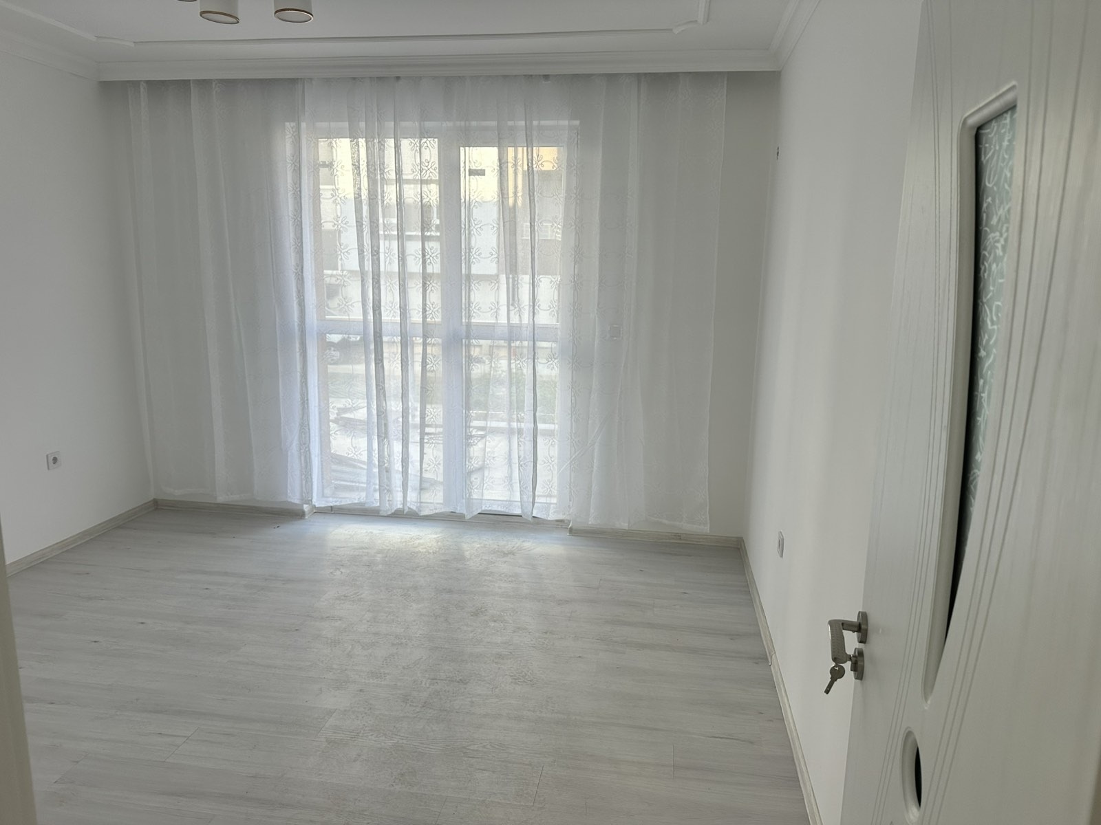 Продава 3-СТАЕН, гр. Кърджали, Възрожденци, снимка 3 - Апартаменти - 56136123