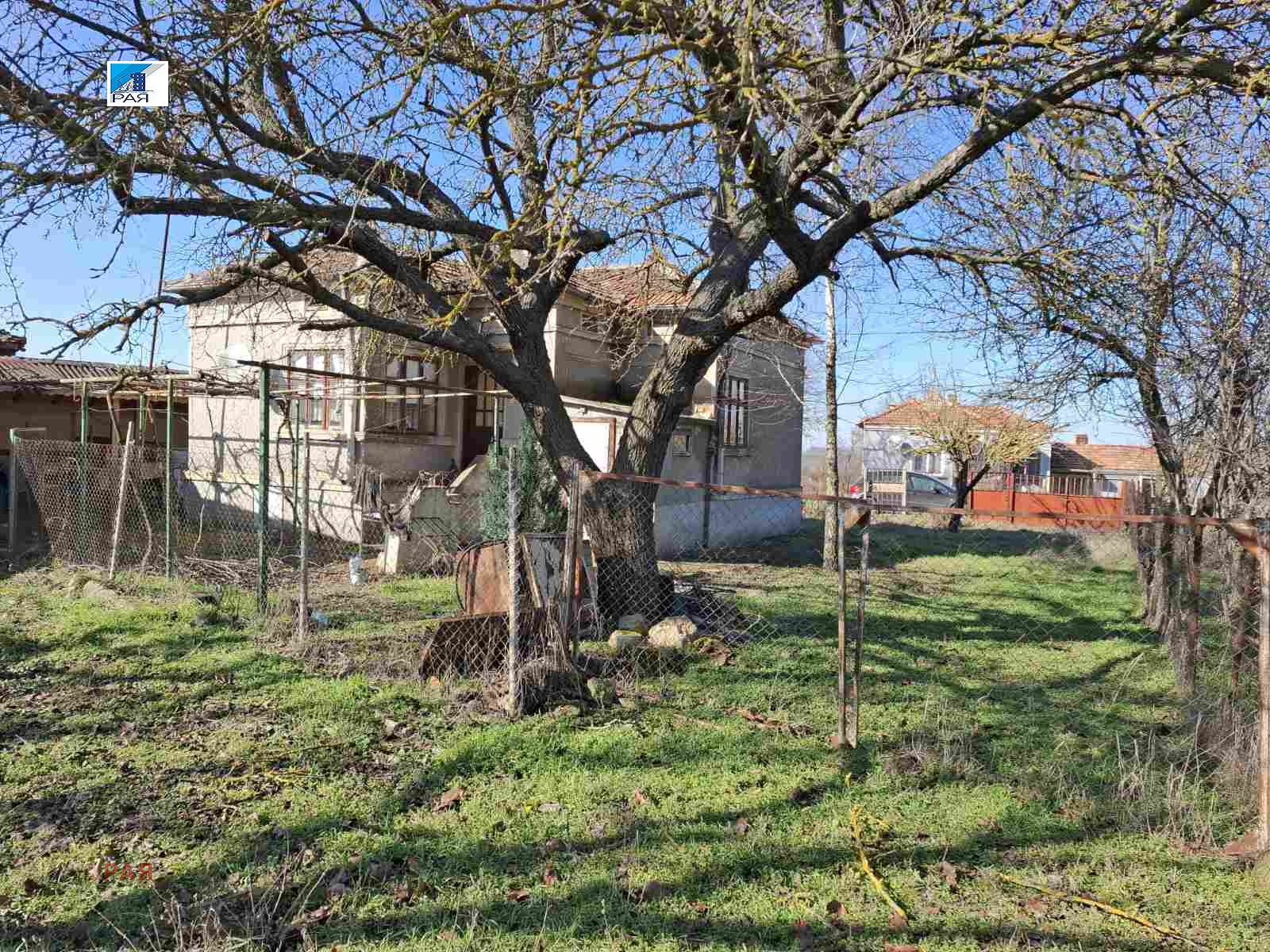 Продава КЪЩА, с. Миладиновци, област Добрич