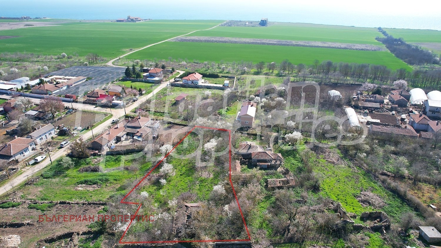 Продава КЪЩА, с. Българево, област Добрич