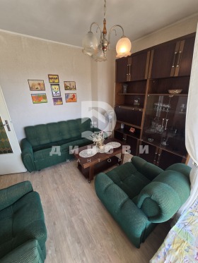 1 chambre Tri tchoutchoura - sever, Stara Zagora