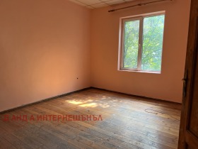 Продава 4-стаен град София Оборище - [1] 
