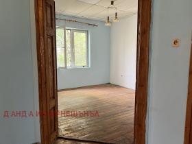 3 slaapkamers Oborishte, Sofia 4
