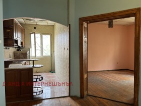 3 slaapkamers Oborishte, Sofia 7