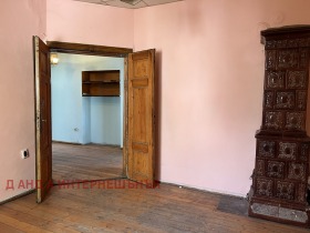 3 slaapkamers Oborishte, Sofia 2