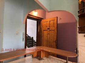 3 slaapkamers Oborishte, Sofia 9