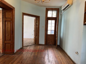 3 slaapkamers Oborishte, Sofia 3