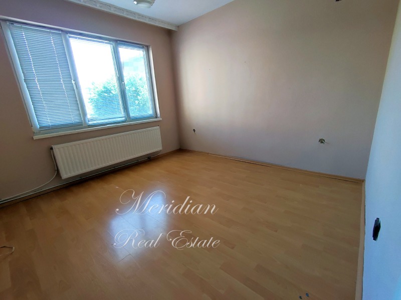 À vendre  3 chambres Dobritch , Tsentar , 100 m² | 73855058