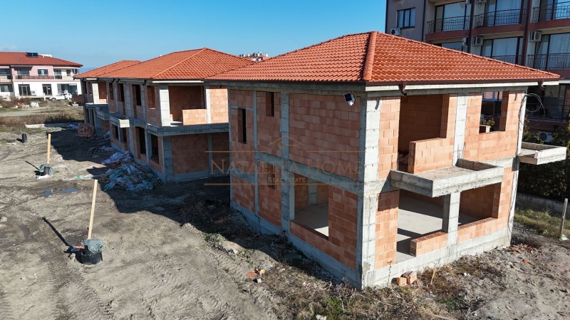 Продава КЪЩА, гр. Поморие, област Бургас, снимка 3 - Къщи - 49570650