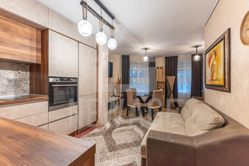 Продава 3-СТАЕН в град Варна, Бриз - 80 кв.м / 230 000 € » 449 840.90 лв., НЮ ЕЙДЖ