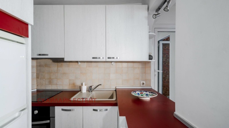 Продава 2-СТАЕН, гр. София, Център, снимка 2 - Апартаменти - 52391000