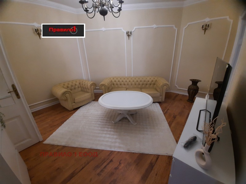 Продава ЕТАЖ ОТ КЪЩА, гр. Пловдив, Център, снимка 9 - Етаж от къща - 52412978