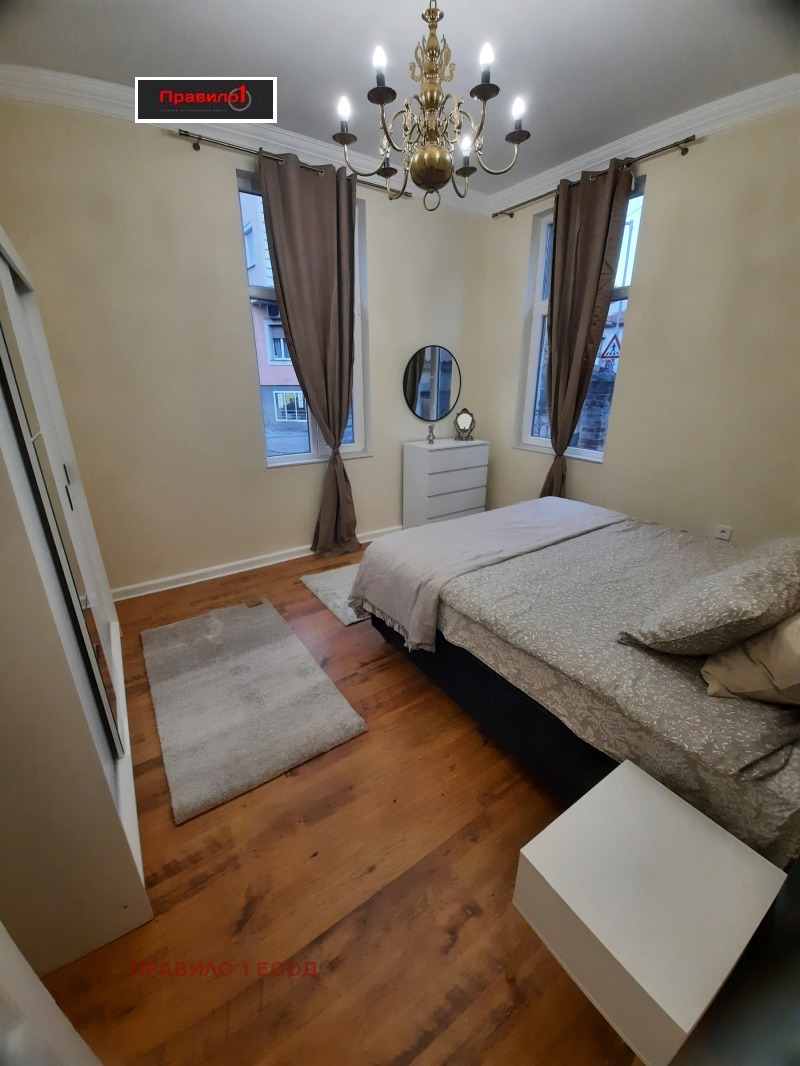 Продава ЕТАЖ ОТ КЪЩА, гр. Пловдив, Център, снимка 4 - Етаж от къща - 52412978