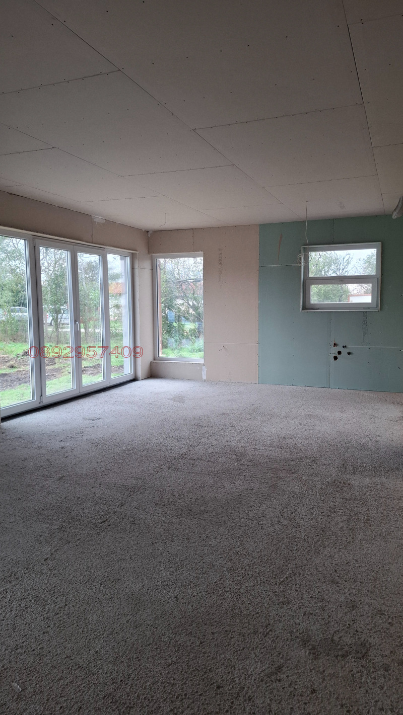 Продава КЪЩА, с. Баново, област Варна, снимка 4 - Къщи - 52784571