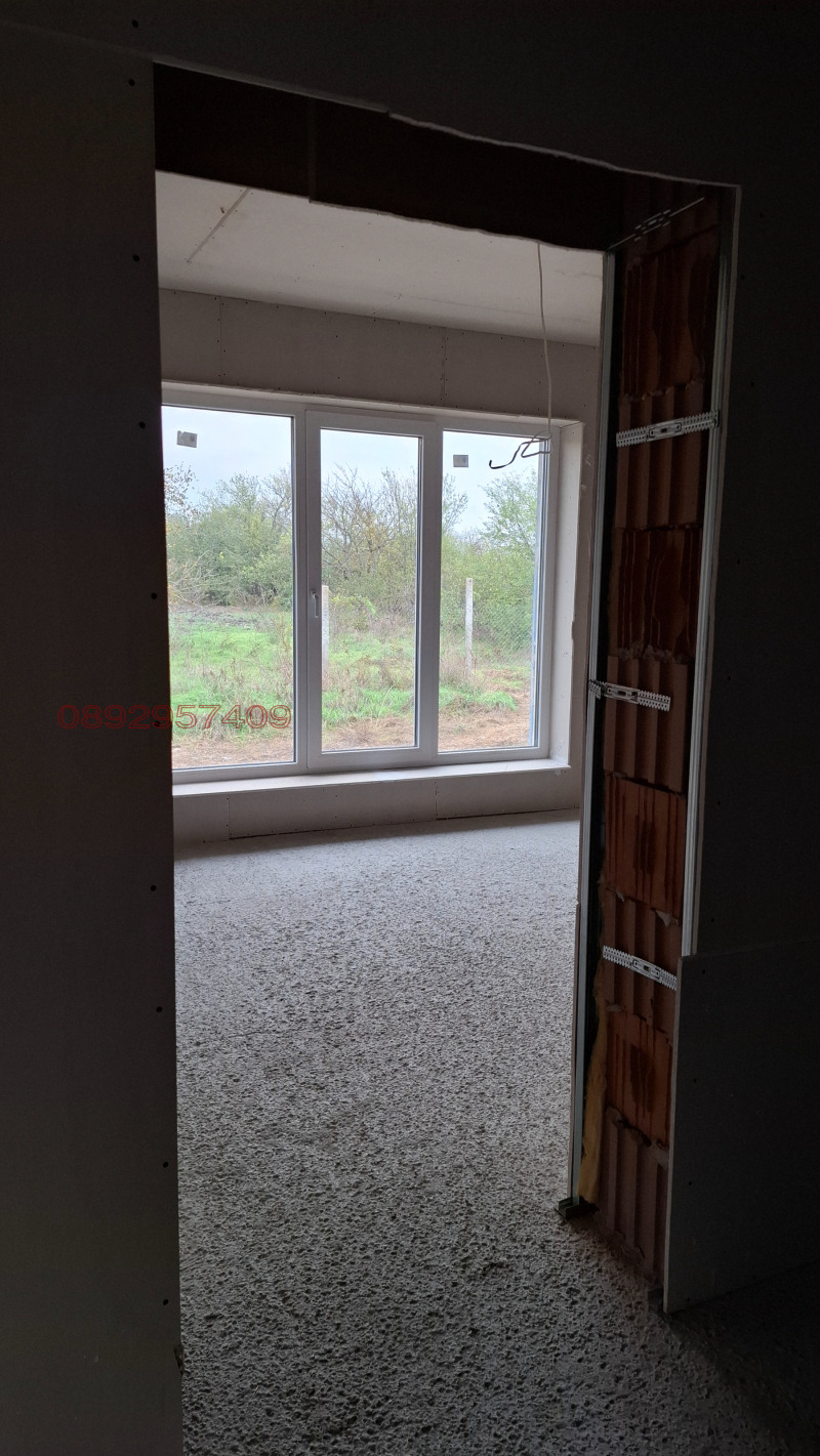 Продава КЪЩА, с. Баново, област Варна, снимка 13 - Къщи - 52784571