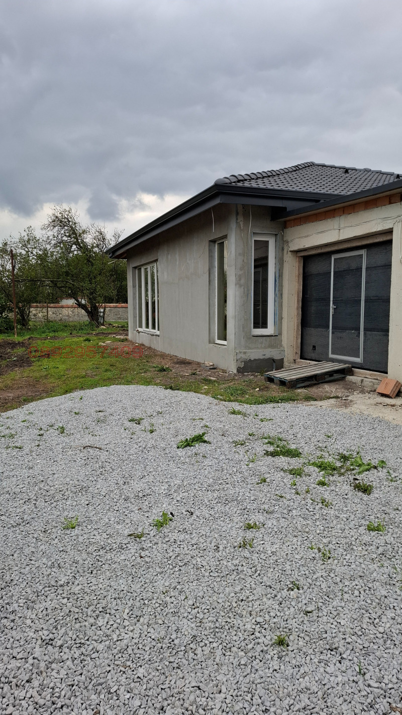 Продава КЪЩА, с. Баново, област Варна, снимка 3 - Къщи - 52784571