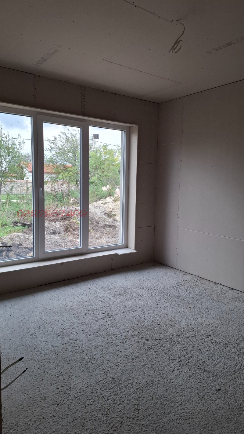 Продава КЪЩА, с. Баново, област Варна, снимка 12 - Къщи - 52784571