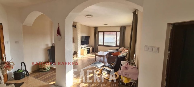 Продава КЪЩА, с. Юнец, област Варна, снимка 3 - Къщи - 52409634