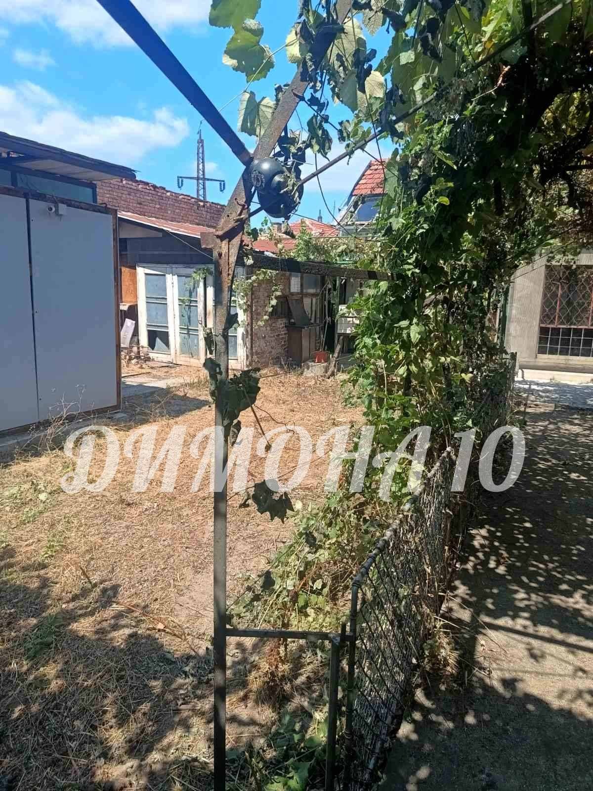 Продава КЪЩА, гр. Русе, Захарна фабрика, снимка 2 - Къщи - 50629537