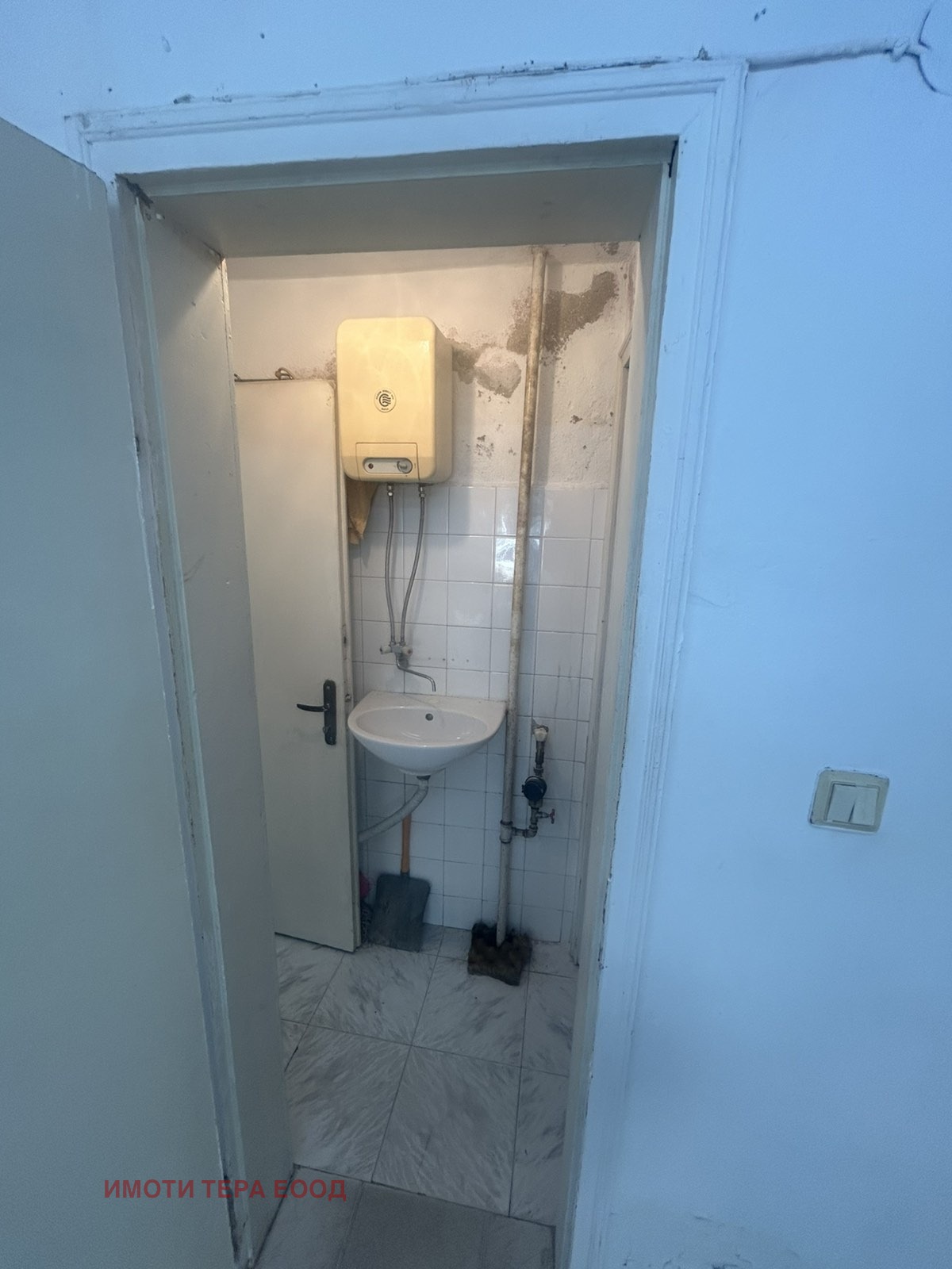 Продава МАГАЗИН, гр. Варна, Зимно кино Тракия, снимка 9 - Магазини - 55617746