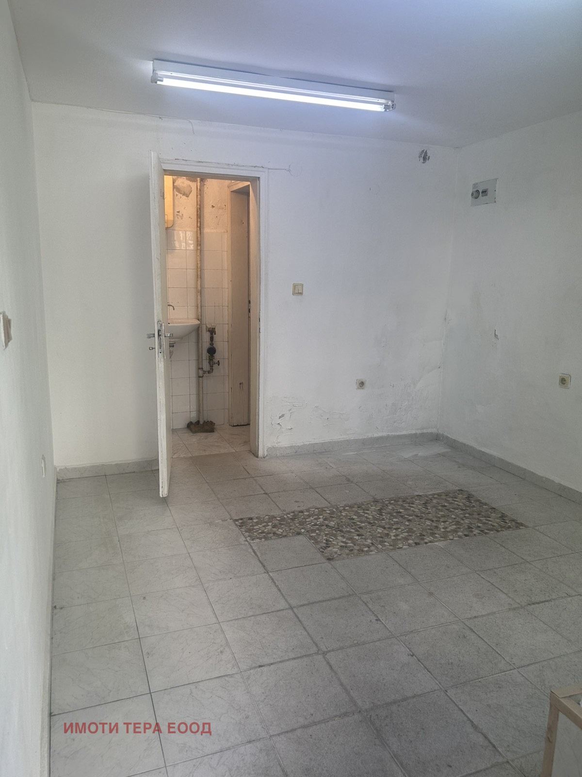 Продава МАГАЗИН, гр. Варна, Зимно кино Тракия, снимка 12 - Магазини - 55617746
