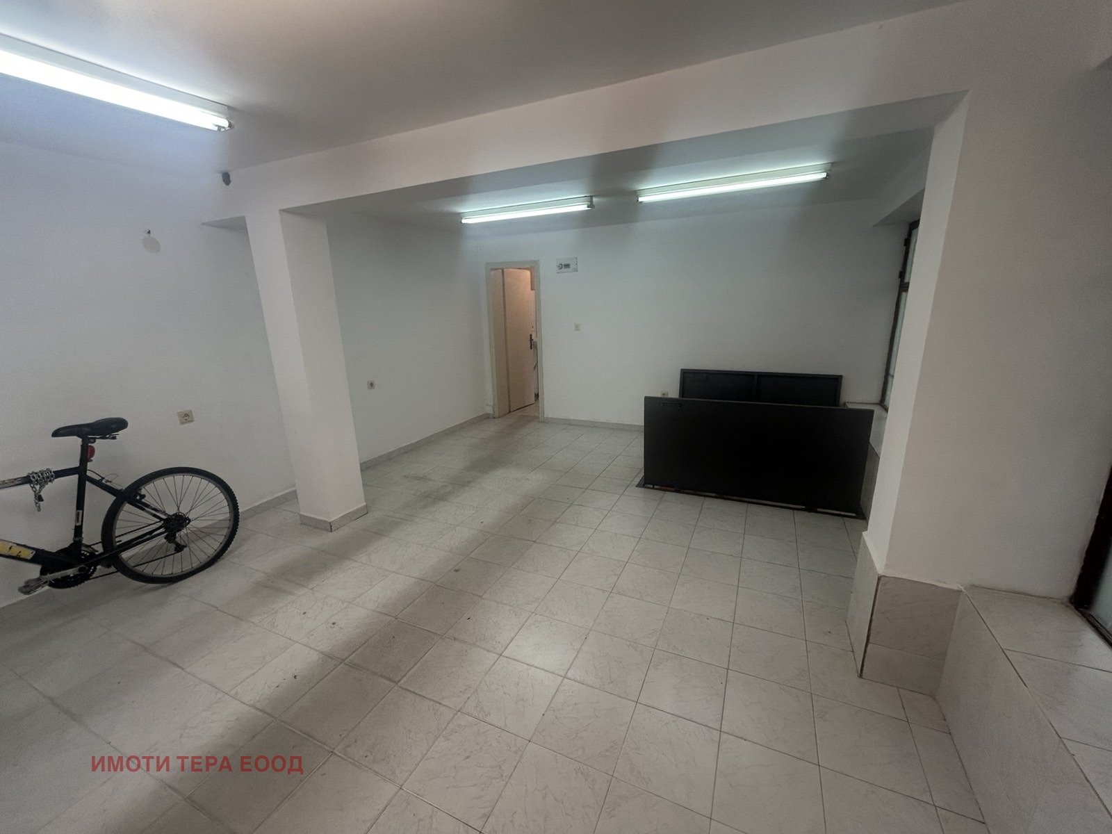 Продава МАГАЗИН, гр. Варна, Зимно кино Тракия, снимка 6 - Магазини - 55617746