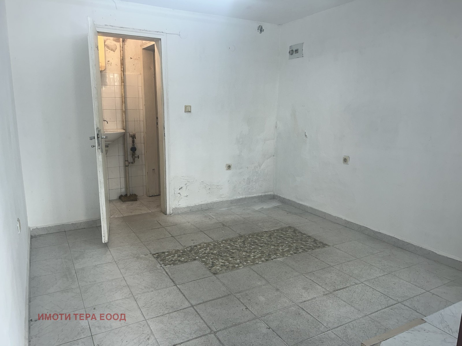 Продава МАГАЗИН, гр. Варна, Зимно кино Тракия, снимка 13 - Магазини - 55617746