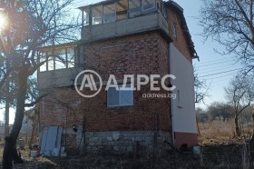 Hus Opitsvet, region Sofia
