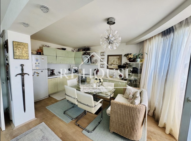 En venta  1 dormitorio Varna , k.k. Sv.Sv. Konstantin i Elena , 84 metros cuadrados | 88430371