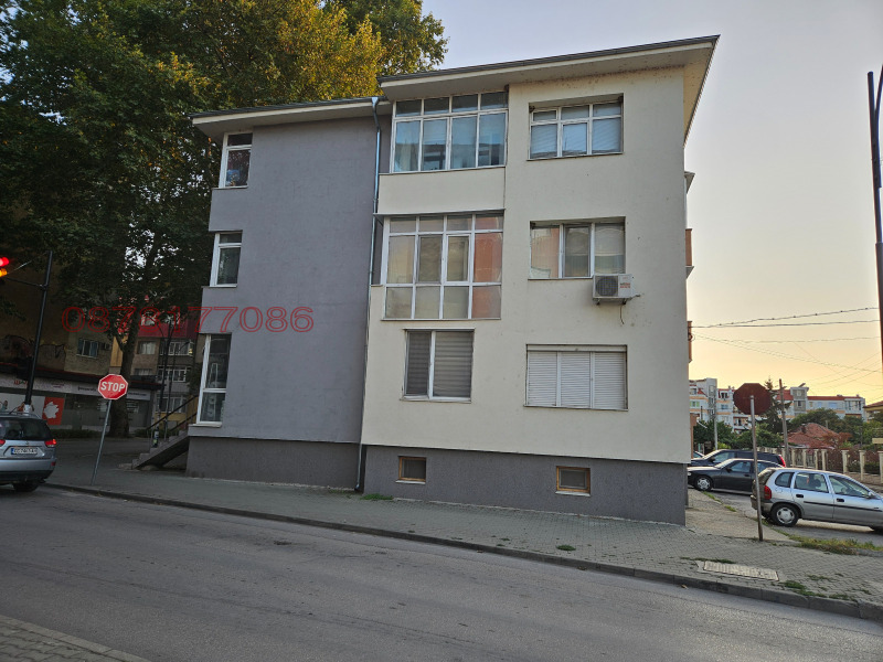 Продава 2-СТАЕН, гр. Силистра, Център, снимка 2 - Апартаменти - 52780977