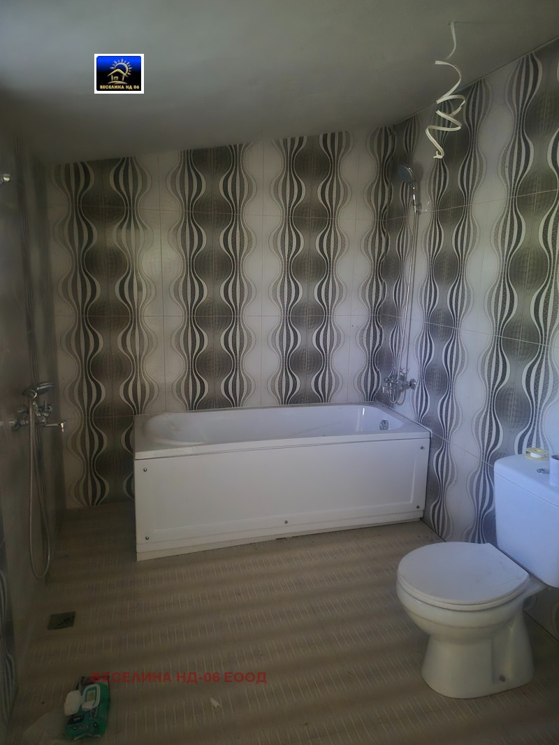 Продава КЪЩА, с. Владимирово, област Добрич, снимка 8 - Къщи - 52520608