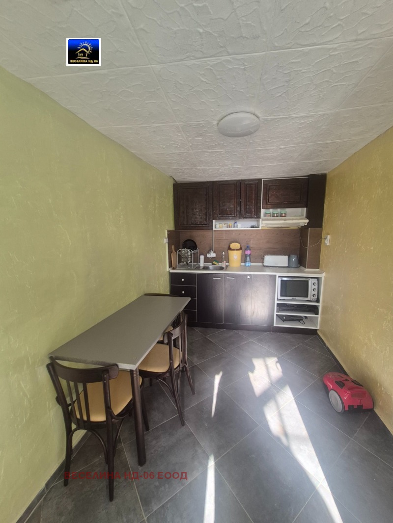 Продава КЪЩА, с. Владимирово, област Добрич, снимка 11 - Къщи - 52520608