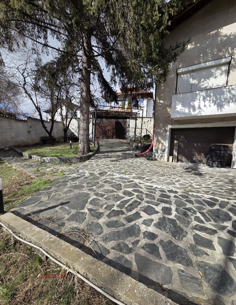 Продава КЪЩА, гр. Перник, Център, снимка 2 - Къщи - 53521158