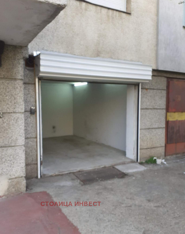 Продава ГАРАЖ, ПАРКОМЯСТО, гр. Русе, Чародейка - Юг, снимка 4 - Гаражи и паркоместа - 53517811