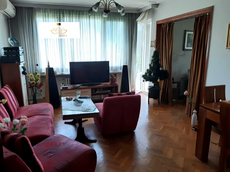 Продава  3-стаен, град София, Хиподрума •  335 000 EUR • ID 90387129 — holmes.bg - [1] 