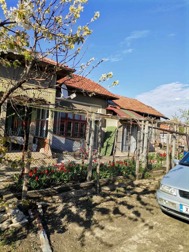 Продава КЪЩА, с. Брест, област Плевен