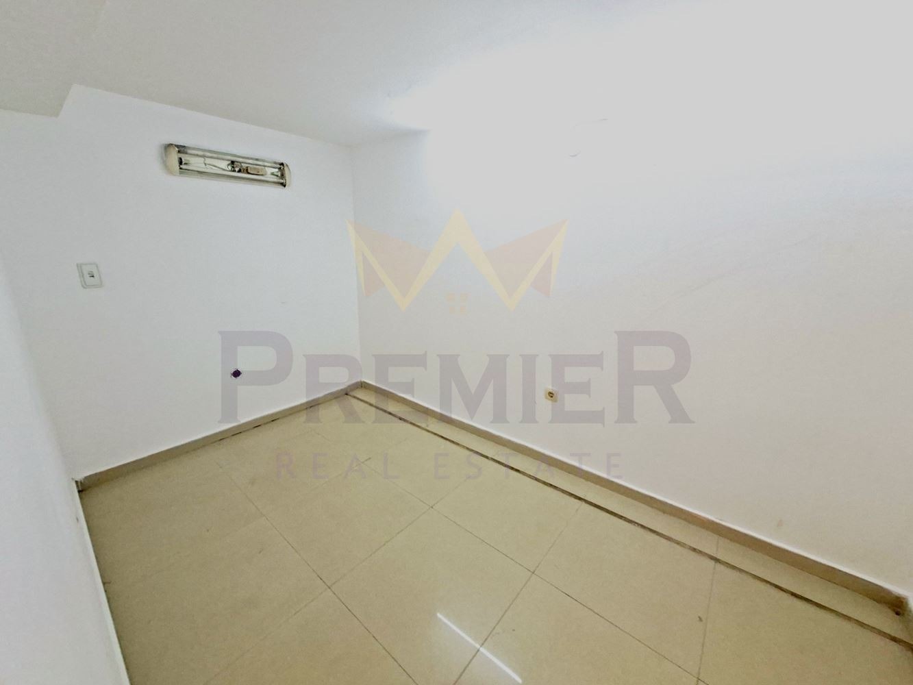 Продава МАГАЗИН, гр. Варна, ЖП Гара, снимка 5 - Магазини - 55625804