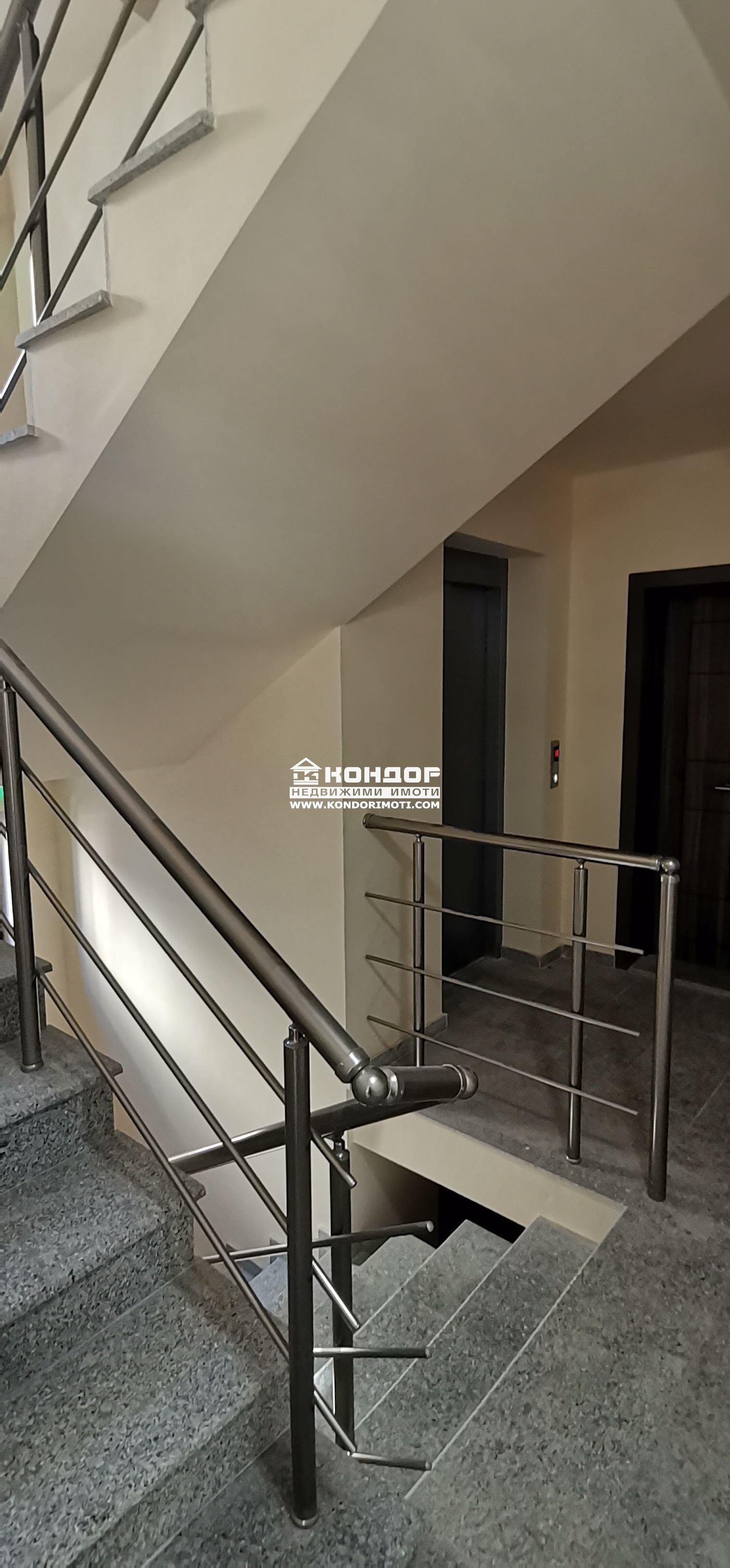 Продава 2-СТАЕН, гр. Пловдив, Кючук Париж, снимка 2 - Апартаменти - 49953599