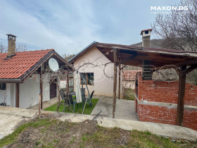 Hus Ostra mogila, region Stara Zagora 16