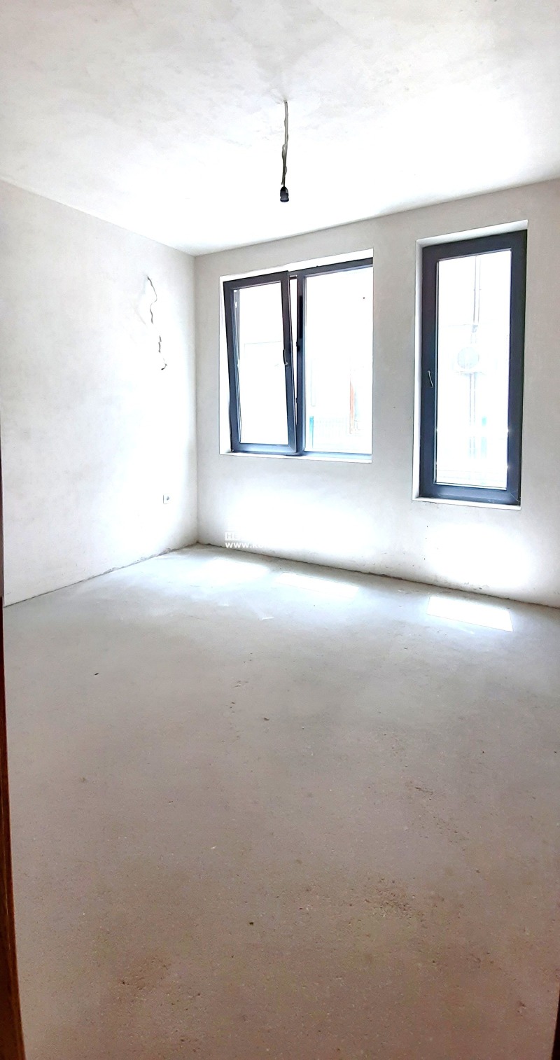 De vânzare  2 dormitoare Plovdiv , Vâstaniciesci , 67 mp | 87043098 - imagine [2]