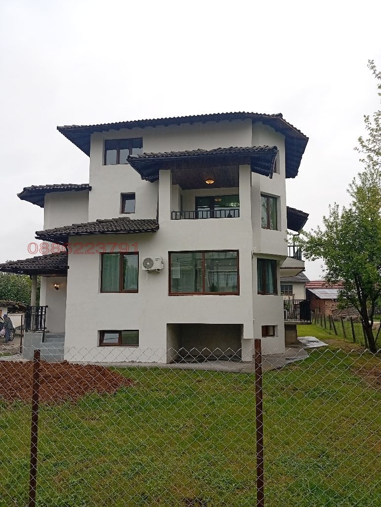 Продава КЪЩА, с. Орешак, област Ловеч