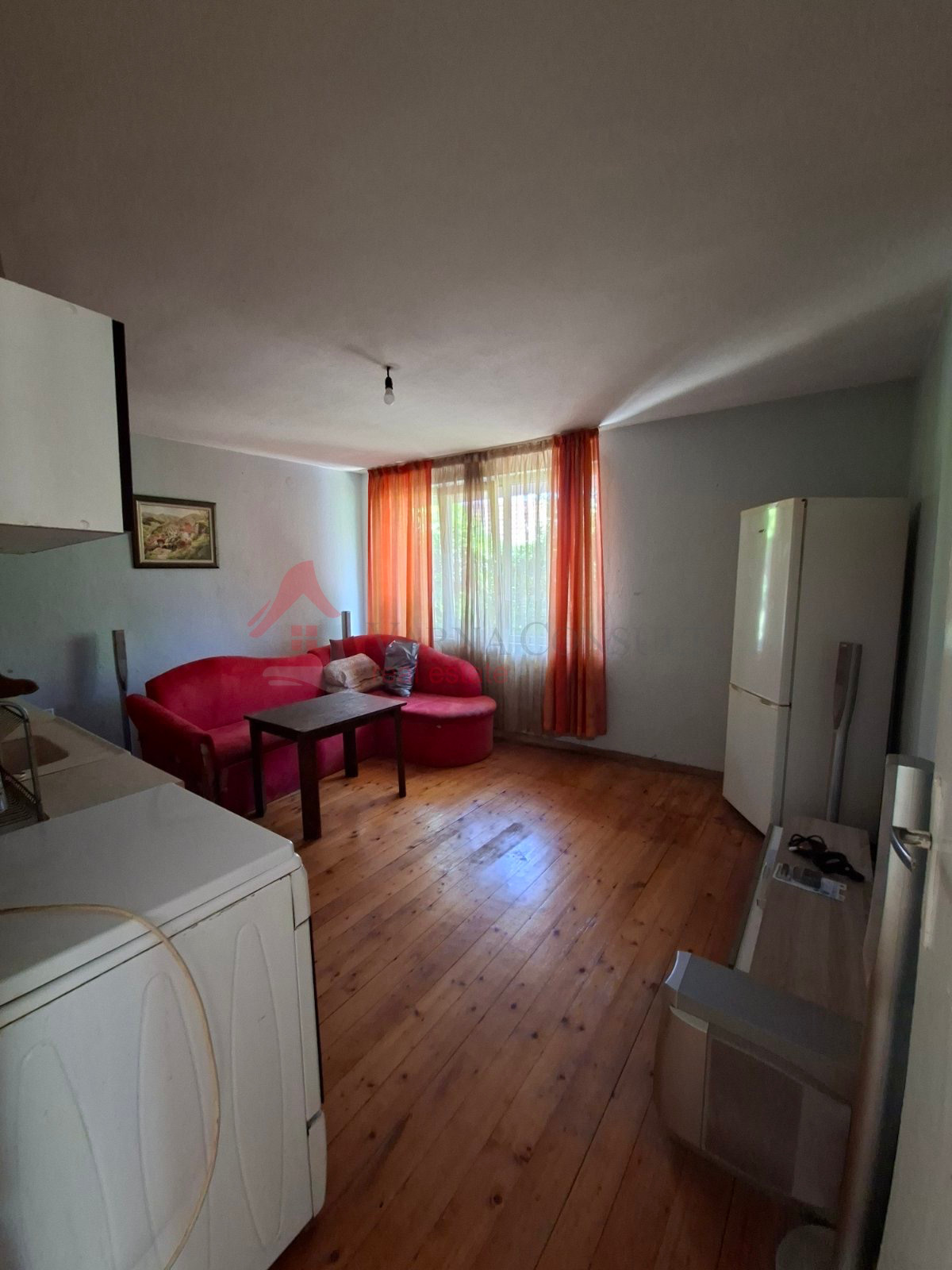 Продава ЕТАЖ ОТ КЪЩА, гр. Аксаково, област Варна, снимка 5 - Етаж от къща - 54836594