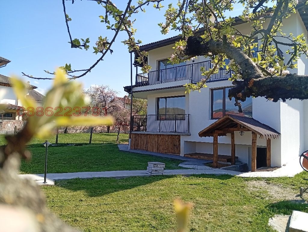 Продава КЪЩА, с. Орешак, област Ловеч