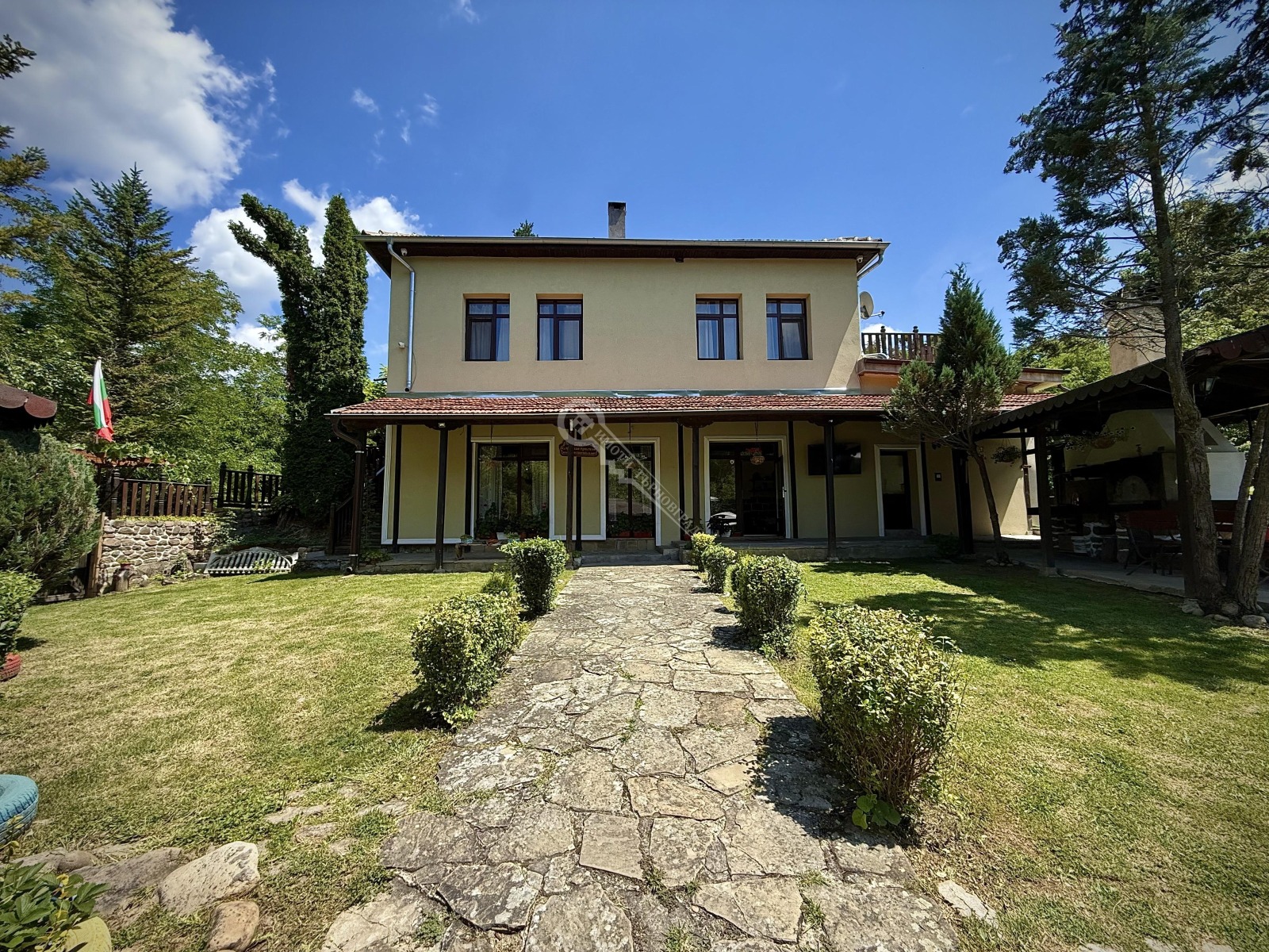 Продава КЪЩА, гр. Елена, област Велико Търново