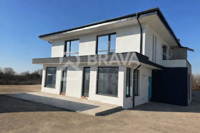 Продава КЪЩА в област Пловдив, с. Марково - 215 кв.м / 348 300 € » 681 215.59 лв., БРАВА ЕСТЕЙТ